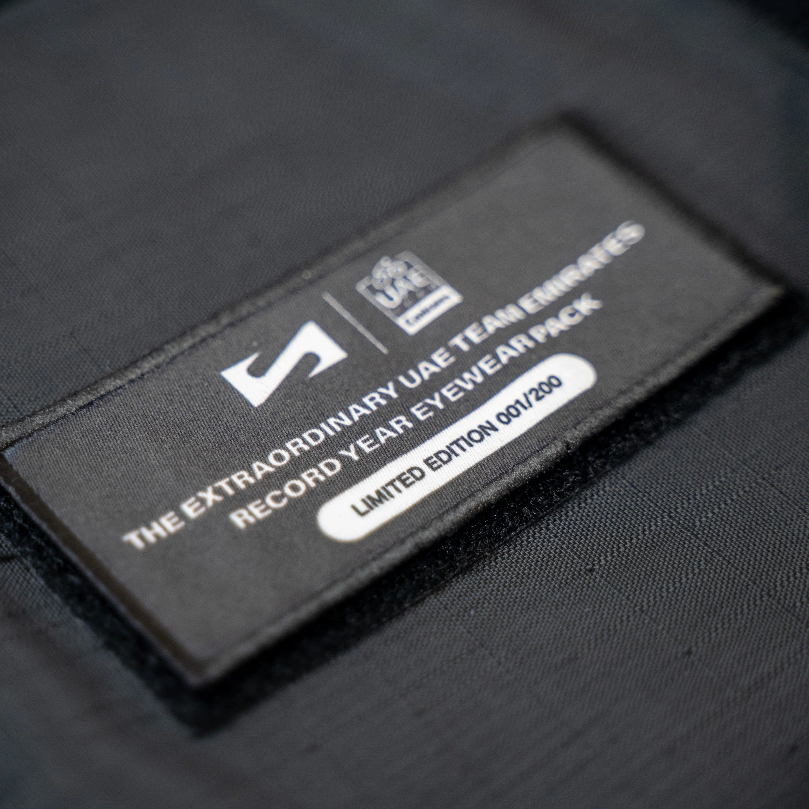 Boîte de célébration UAE Team Emirates 2024 - Pack de lunettes exclusif